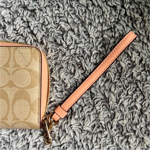 Coach Long Zip Around Wallet - Picture 3 of 6